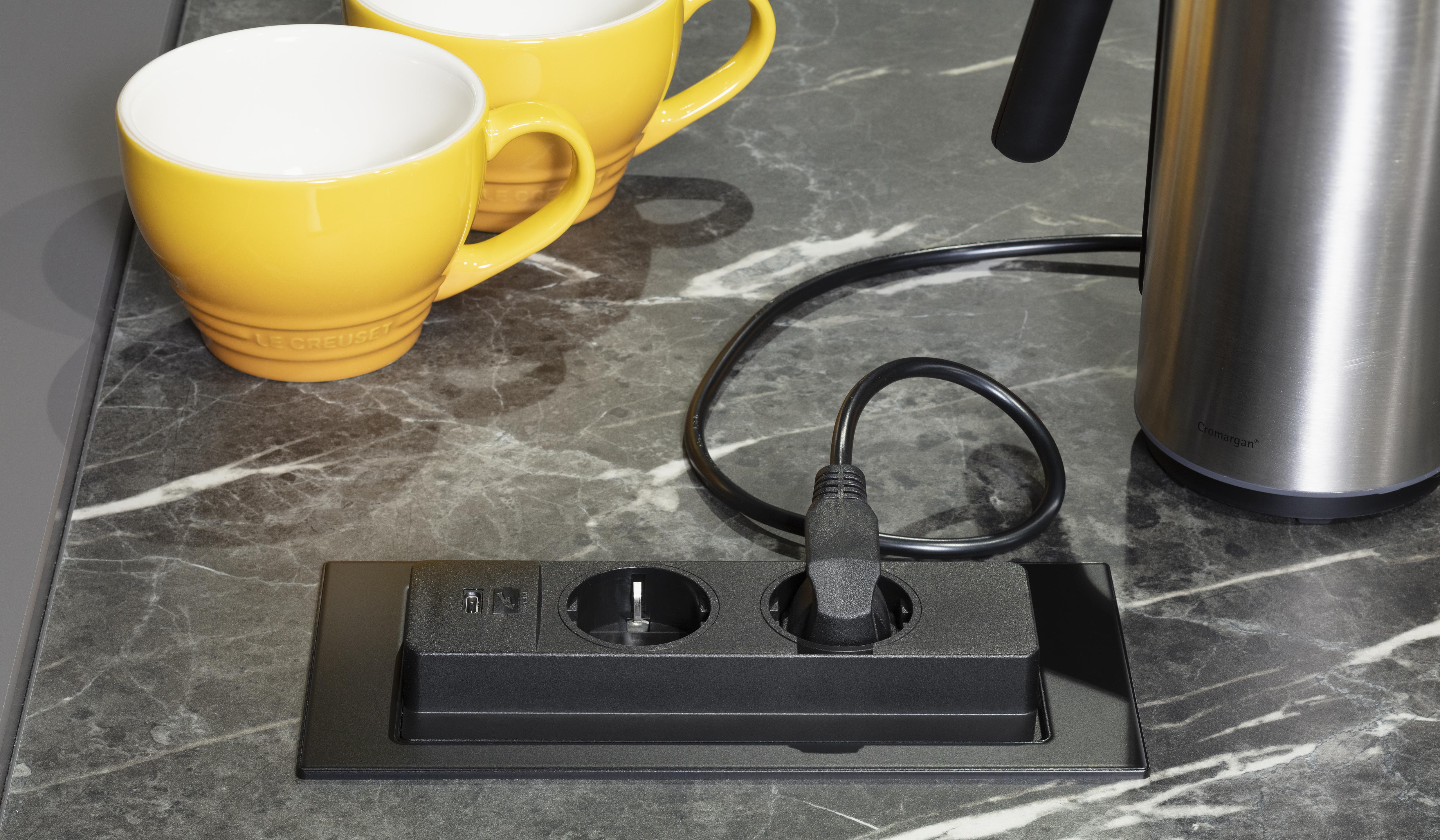 Nobilia Küche Arbeitsplatte Marmor-Dekor mit Steckdose